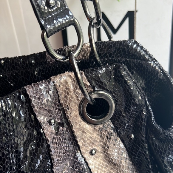Vintage Nine West black ,grey and tan snakeskin pattern handbag - Picture 6 of 10